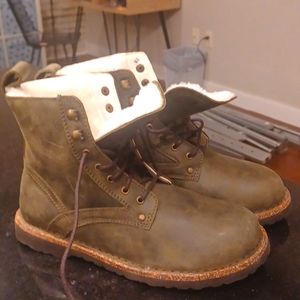 NWT BIRKENSTOCK BRYSON olive green leather SHEARLING ankle BOOTS 38